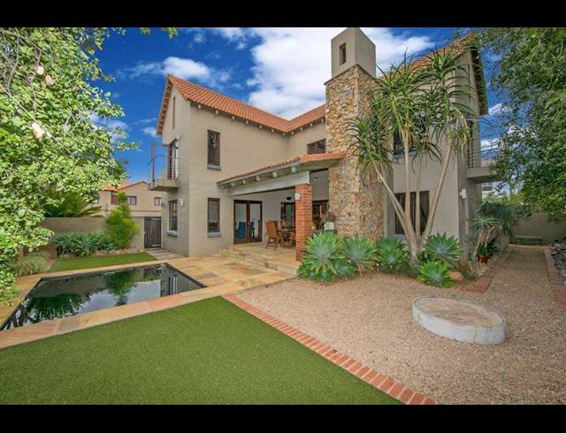 3 BEDROOM FREEHOLD RENTED IN BROADACRES